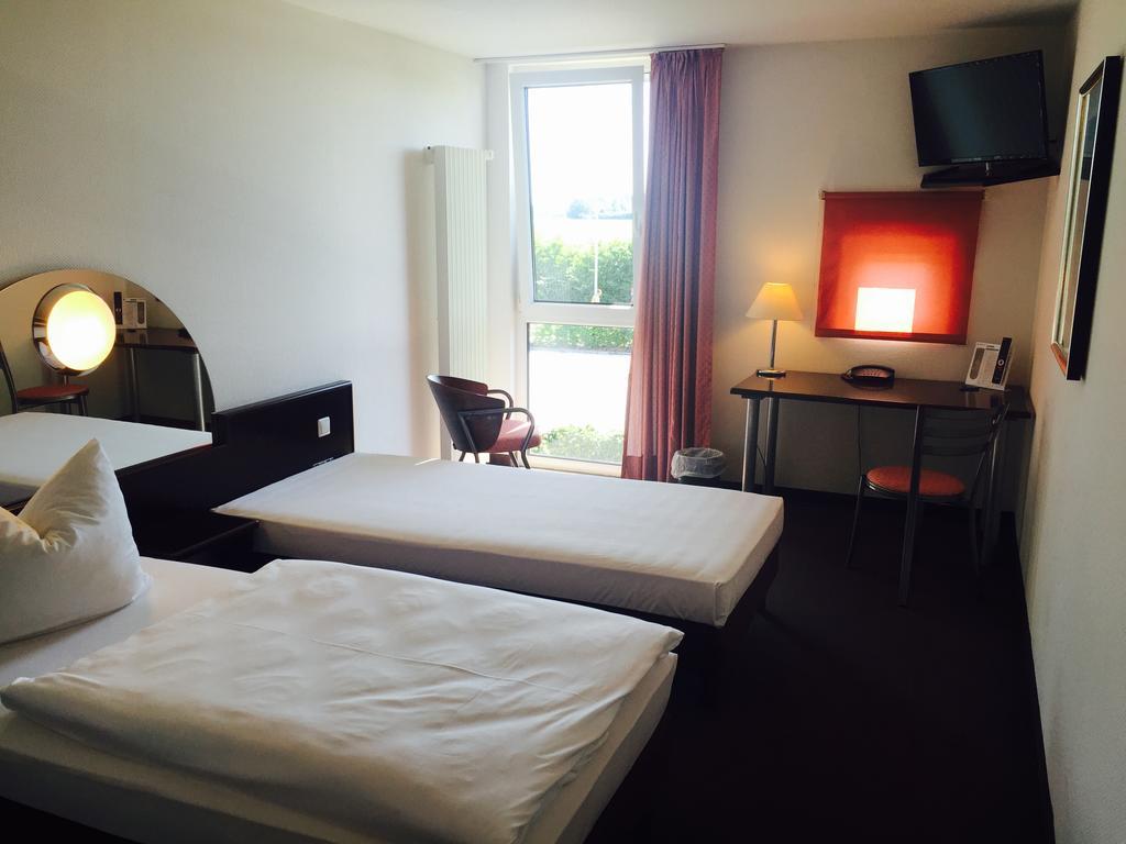 Ak 1 Hotel Ducherow Ngoại thất bức ảnh